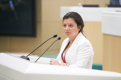 Симоньян пообещала 1 млн рублей спасшим выпавшего из окна в Петербурге малыша