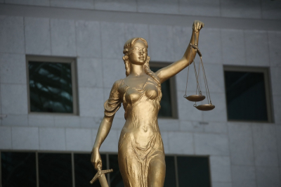 Суд обязал дроппера вернуть 2 млн обманутой жительнице Шымкента