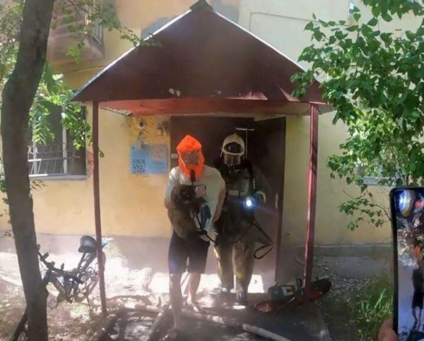 Пять человек спасли при пожаре в Алматы