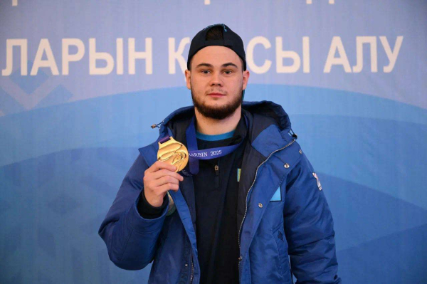 Чемпион Азиатских игр Роман Иванов вернулся домой