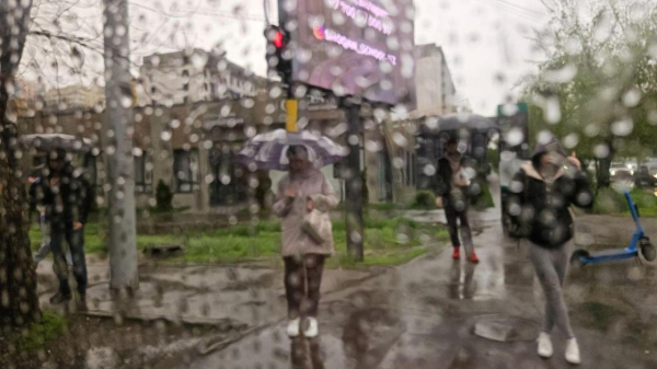 В двух в мегаполисах Казахстана обещают дожди во вторник