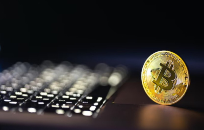 Курс BTC у трендовой линии: рынок затаился в ожидании ФРС