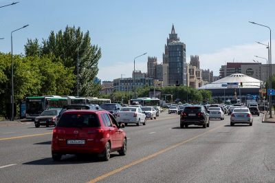 Таксисты обвинили таксопарки в торговле разрешениями на Bus Lane в Астане
