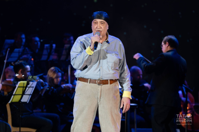 Зөлфәт Хәким: &laquo;Әбиемне үз яныма алып китә алмавым гомерлек үкенечем булды&raquo;