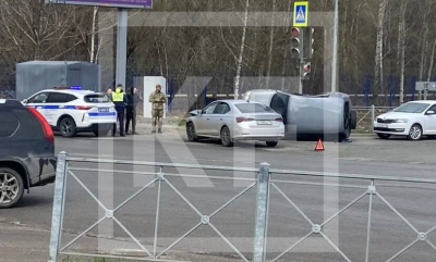 Жесткое ДТП с перевертышем произошло на перекрестке в Казани - видео 29/04/2026 &ndash; Новости