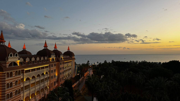 Лучше Турция в мае, чем деньги в сентябре: после отмены туров в ОАЭ татарстанцы готовы лететь куда угодно