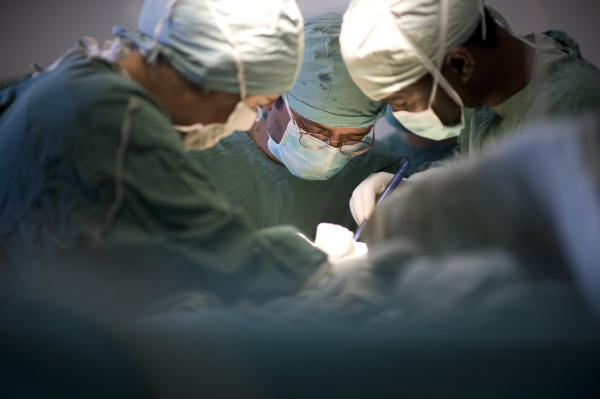 Врач из Мирного спас замерзшего мужчину после пяти часов клинической смерти