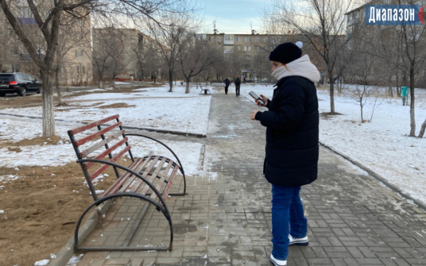 «Несчастные» скамейки заменили на аллее Счастья