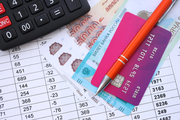 Скрытые комиссии по картам: за что банки могут списать ваши деньги