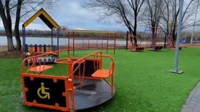 В Караганде появились детские площадки для детей с инвалидностью