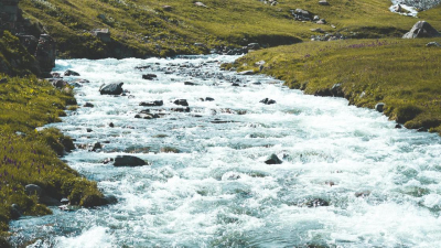 Искали более двух суток: обессиленного пенсионера нашли у реки в Алматинской области