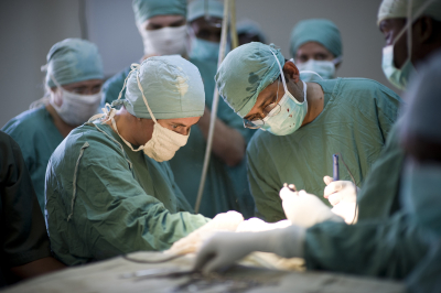 Профессор Алексанян заявил, что пластическую хирургию нужно использовать с умом