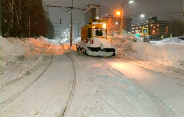 Вечером и ночью на трамвайные пути в Казани выйдут снегоочистительные вагоны