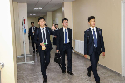 Школьников трех областей Казахстана освободили от сдачи экзаменов