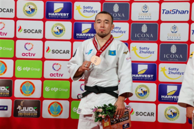 Казахстанский дзюдоист обошёл швейцарца и завоевал бронзу на турнире в Астане