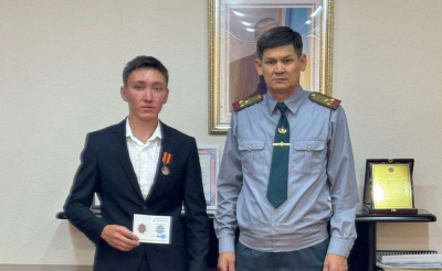 Студент награжден медалью МЧС за спасение ребенка