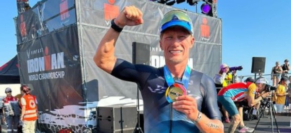 Александр Винокуров завоевал золото чемпионата мира VinFast IRONMAN-2023