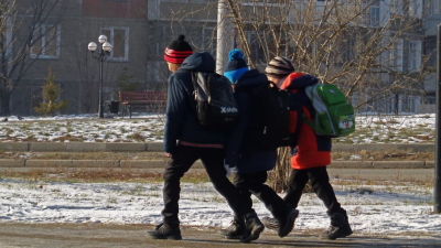 Штраф получила мать казахстанского школьника за прогулы