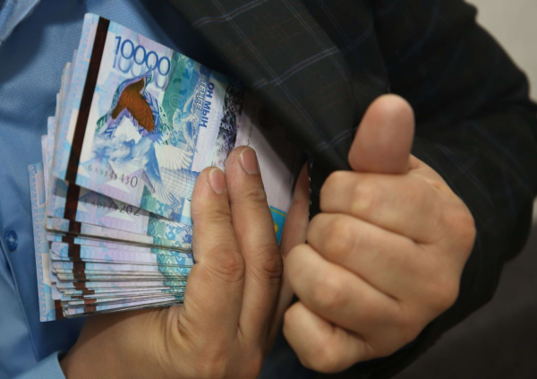 «Цифровой контроль» для поиска должников запустили в Казахстане