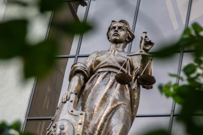 Адвокат Краснощёков: &laquo;золотая судья&raquo; Хахалева находится в Тбилиси