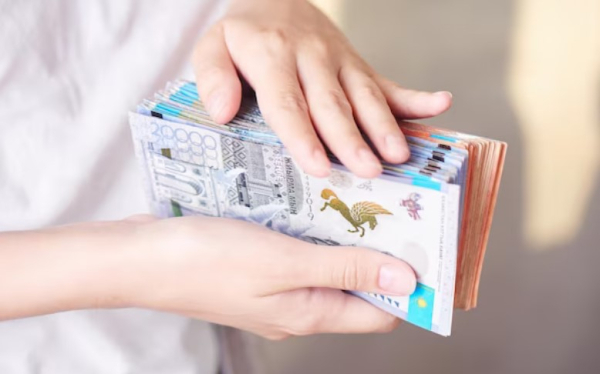 Работаем больше — покупаем меньше: индекс реальных зарплат в Казахстане