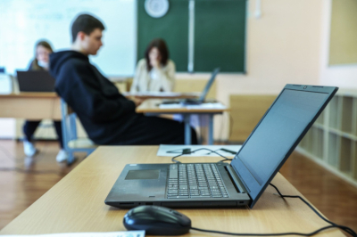 Стало известно, что можно взять с собой на ЕГЭ-2026