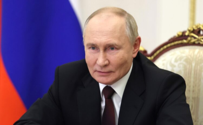 Путин указал на опасность зарубежной связи для военных