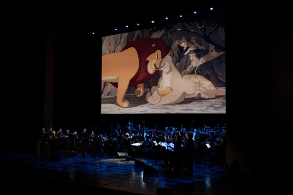 «Король Лев» в живом исполнении: в Казахстане прошел первый киноконцерт Disney