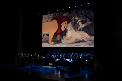«Король Лев» в живом исполнении: в Казахстане прошел первый киноконцерт Disney