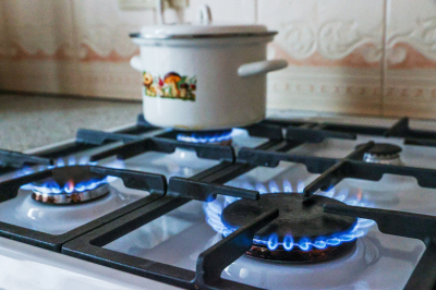 Россиянам подробно объяснили, когда лучше заменить газовую плиту