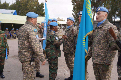 Казахстанских миротворцев наградили медалями на Голанских высотах