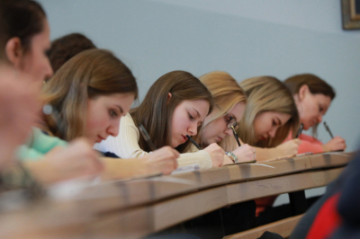 В Госдуме предлагают определить объемы оттока за рубеж студентов из России