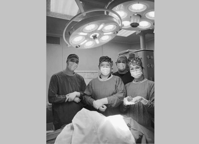 За месяц выросла до ладони: в РКБ спасли пациента с опухолью, захватившей пол-лица