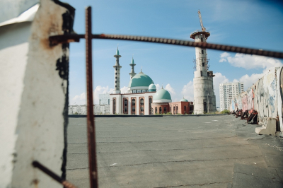 Художник предлагает украсить пустые зоны Челнов городскими символами