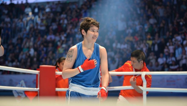 Боксерша Назым Кызайбай одержала досрочную победу на старте Олимпийского отбора в Бангкоке