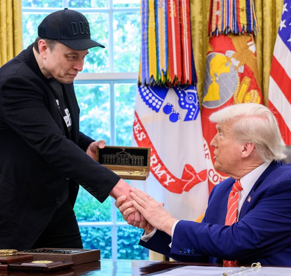 Илон Маск извинился за свои посты о Трампе
