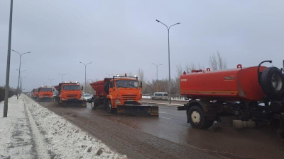 Почти 190 грузовиков снега вывезли за ночь из Астаны  
