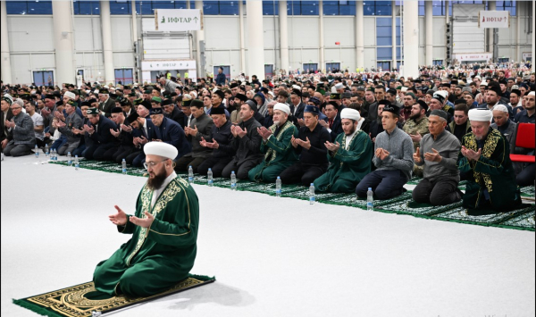 Рустам Минниханов и Минтимер Шаймиев участвовали в республиканском ифтаре