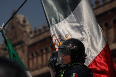 Поджоги авто и&nbsp;блокирование дорог: в&nbsp;Мексике прошли беспорядки после&nbsp;убийства главаря картеля