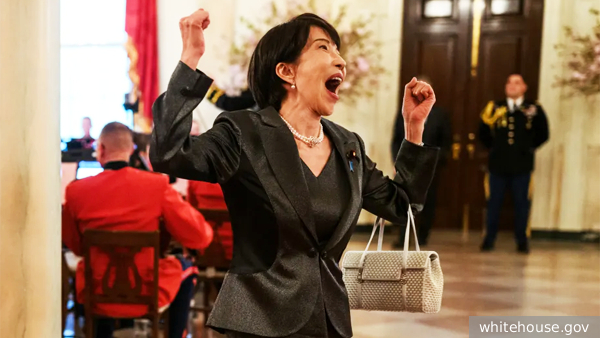 Полиция задержала аферистов за обман пенсионеров в Петербурге