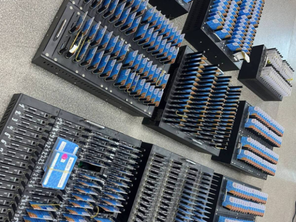 Пять Sim-box изъяли у пособника интернет-мошенников в Павлодаре