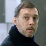 47 отказов, травма и «неудобное» лицо: как Сергей Чонишвили стал главным голосом страны
