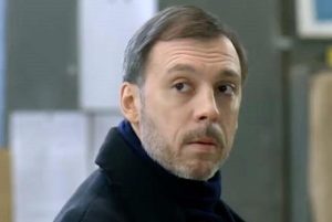 47 отказов, травма и «неудобное» лицо: как Сергей Чонишвили стал главным голосом страны