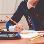 ШҚО-да педагогтер балаларға 19 сағаттың орнына 8 сағат қана сабақ беріп, толық жалақы алған
