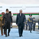 Тоқаев Оман Сұлтанын Астана әуежайында қарсы алды