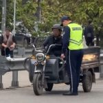 “60-қа жуық ереже бұзу дерегі”: Алматы полициясы базар маңында үш дөңгелекті көліктерге қатысты рейд жүргізді