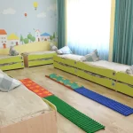 Балаларды орындыққа байлап, ұрып-соққан: Астанадағы жекеменшік балабақшада дау шықты