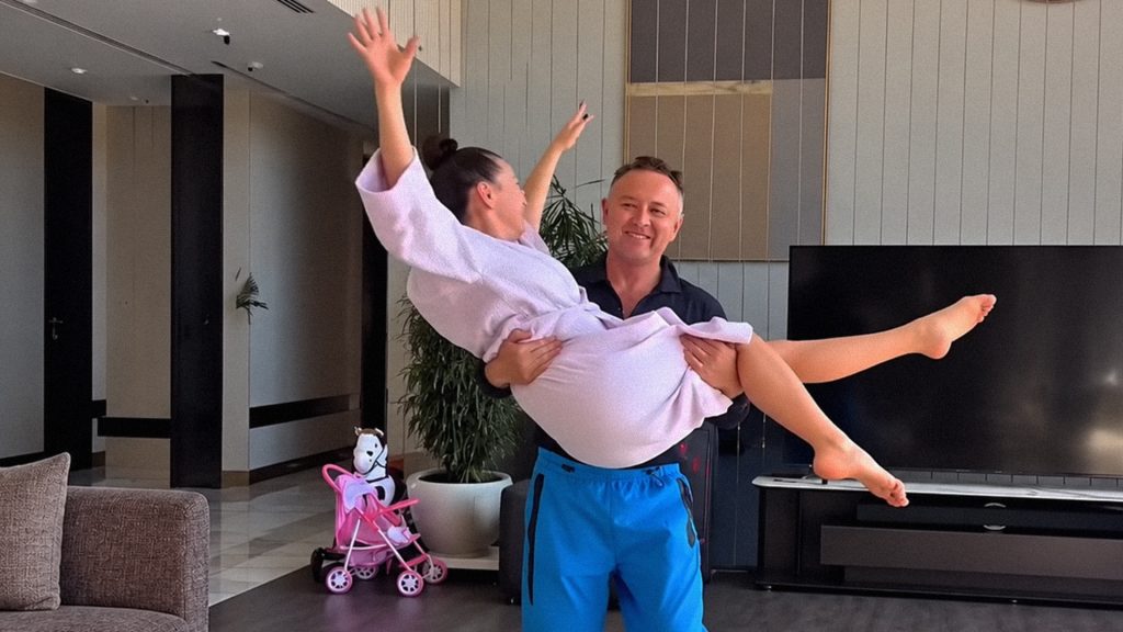 «Мен деп соқсын жүрегің»: Баян мен Тұрсынғали Алагөзовтер Tik-tok трендіне ілесті