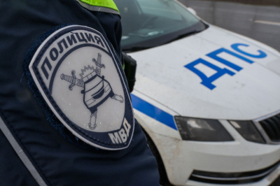 Пьяная жительница Екатеринбурга расплющила внедорожник своего друга