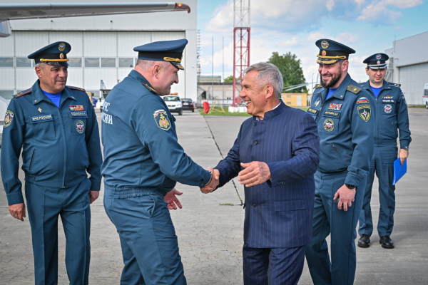 В Казань прибыл глава МЧС России Александр Куренков